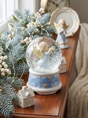 Vintage Angel Musical Snow Globe - "Joy to the World"